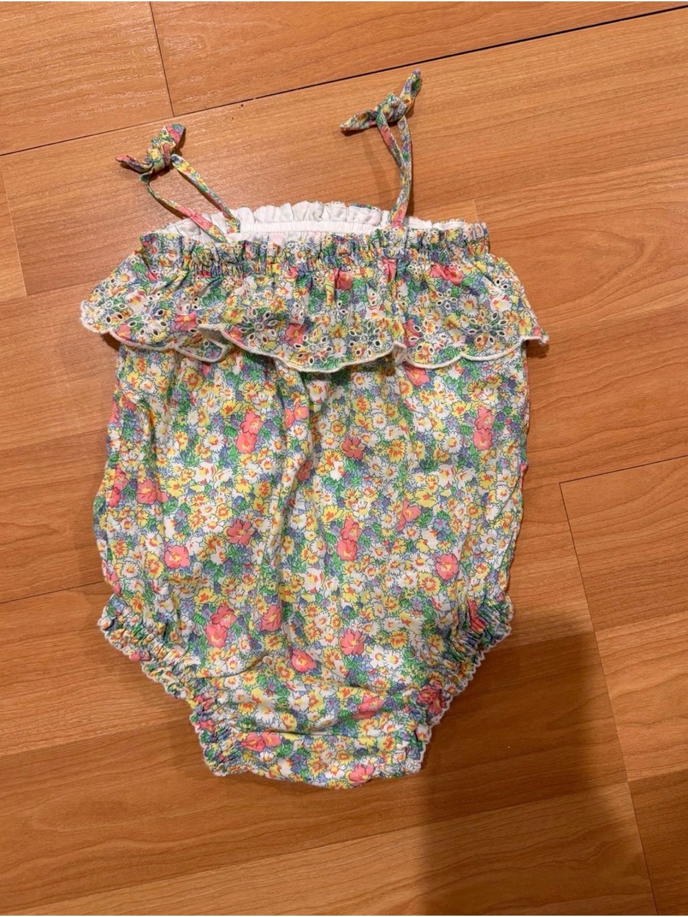 NWT - Gap Baby Floral
Bubble Eyelet Romper - 6-12
months - Picture 3 of 6